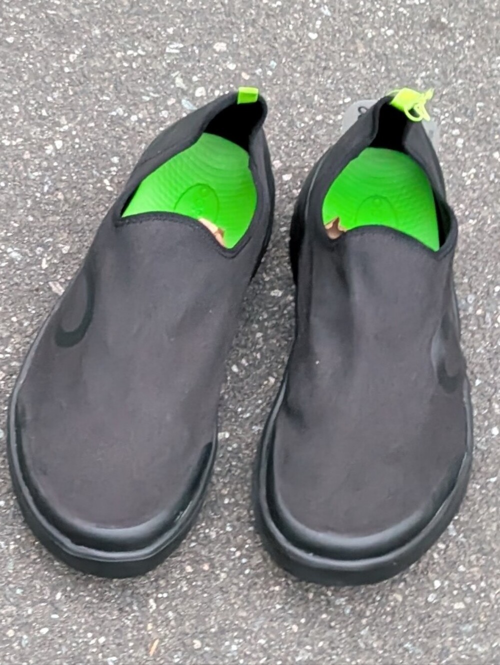 OOFOS Black Slide with Neon Green Details (New)
